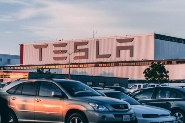 Autonomie Tesla - Depaseste 500 KM per incarcare