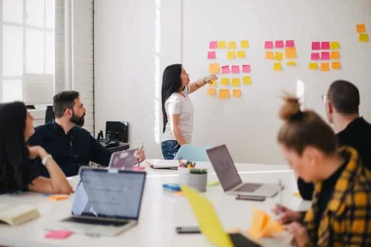 Ce este managementul proiectelor si cum ajuta firmele?