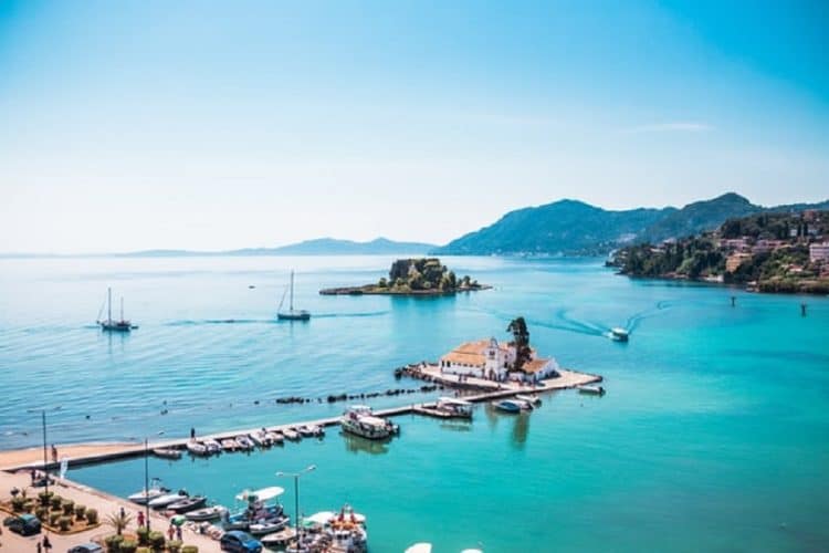 De ce sa alegi un charter Corfu?