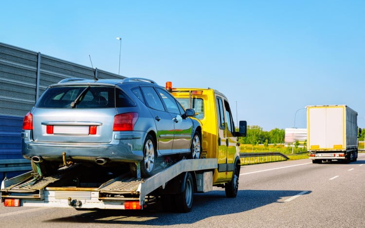 Când este necesar să apelați o firmă de tractări auto?