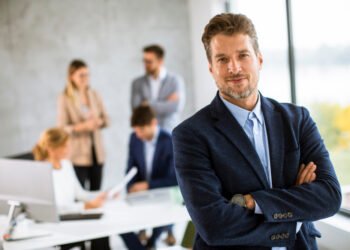 Setarea obiectivelor profesionale: Ghid pas cu pas pentru succesul în carieră