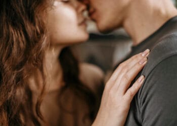 Importanța educației sexuale în îmbunătățirea relației de cuplu