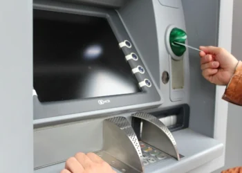 Dezvăluirea unui important bancher: statul le ia românilor 70% din tot ce câștigă. „Acum ați înțeles?”