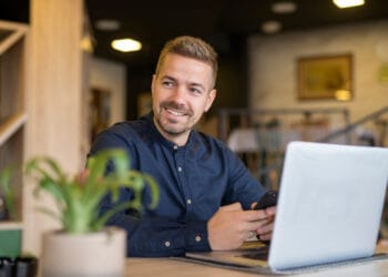 Cum îți construiești o carieră de succes în era AI
