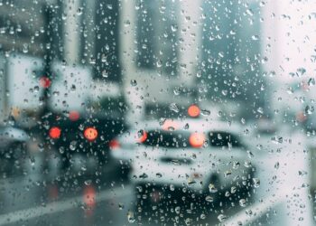 Prognoza meteo, 20 noiembrie. Temperaturi mai ridicate față de cele înregistrate în ziua precedentă. Ploi slabe în unele zone