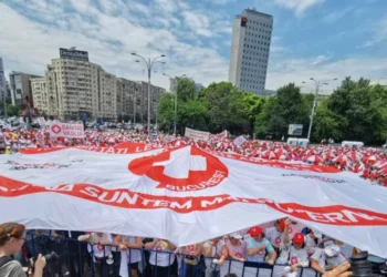 Sindicaliștii din Sănătate îi cer lui Bolojan să nu le taie salariile cu 10%. „Situaţia este chiar mai gravă”  