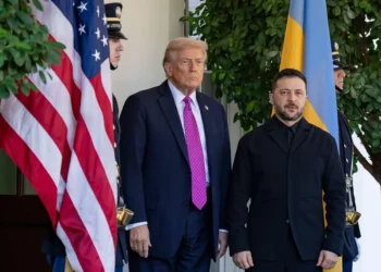 Întâlnire decisivă Trump-Zelenski la Mar-a-Lago. Putin transmite că vrea pace doar în termenii Rusiei