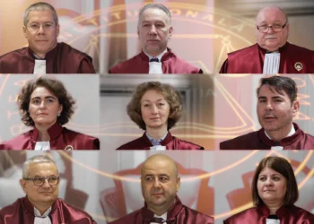 A treia tentativă. După ce duminică judecătorii numiți de PSD au părăsit ședința, CCR încearcă din nou azi să dea o decizie pe legea privind pensiile speciale ale magistraților