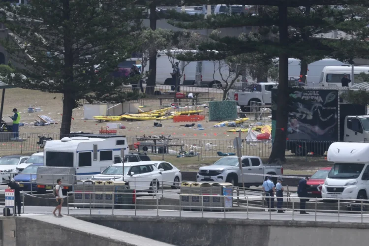 Ultimele informații despre masacrul de pe plaja Bondi din Sydney: Cel puțin 15 morți și zeci de răniți