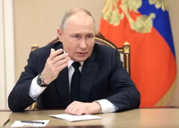 Putin amenință că Rusia va atinge obiectivele militare prin forţă, dacă Ucraina nu negociază paşnic
