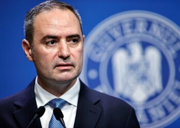Alexandru Nazare a anunțat un pachet de relansare economică care mută accentul pe investiții. „Regândim sprijinul pentru companii”