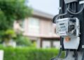 Românii ar putea primi alerte pe telefon când consumul de energie se apropie de limită. ANRE pregătește un sistem similar RO-Alert