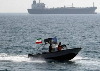 Patru români, blocați pe nava sechestrată de Iran în Strâmtoarea Hormuz