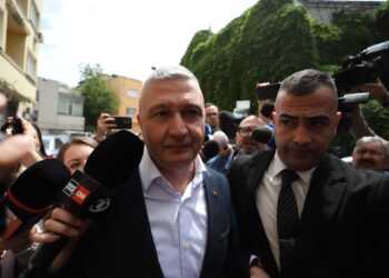Șeful Armatei, acuzat că a făcut ofițeri ilegal fiicele unor generali