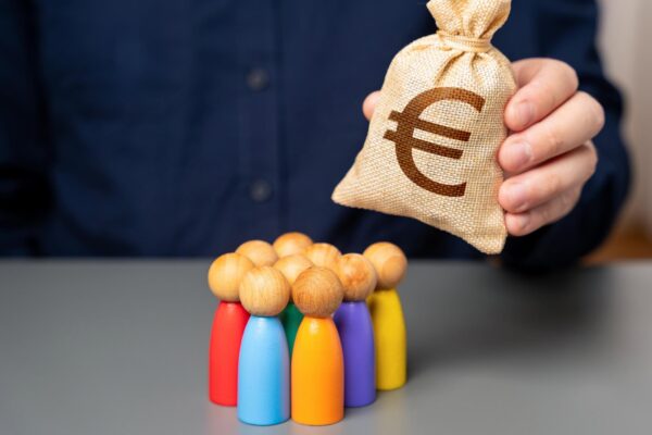 Fonduri europene pentru firme: ce linii sunt deschise