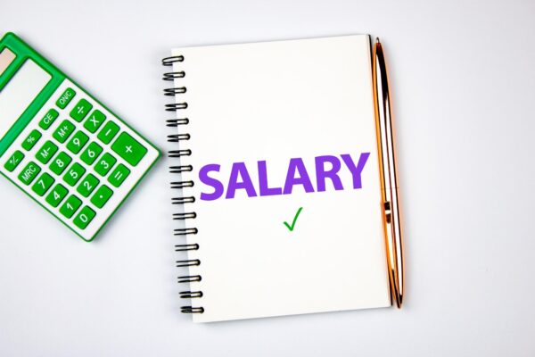 Cât costă un angajat pentru firmă, peste salariul net