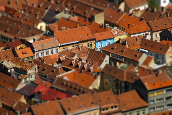 Prețurile imobiliare din România: ce influențează piața