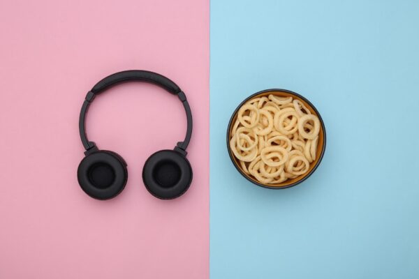 Căști in-ear sau over-ear: ce model este mai confortabil