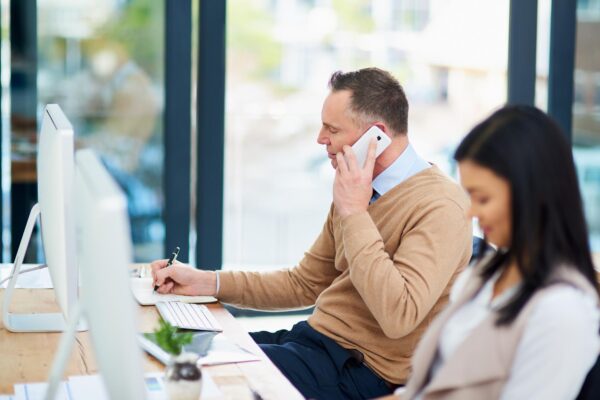 Cold email și cold calling: cum abordezi un client nou