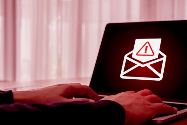 Phishing: cum recunoști un email fals